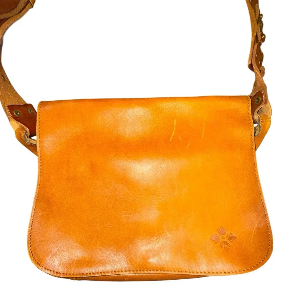 Patricia Nash Brown Leather Saddle Bag Crossbody Floral Appliqué Strap Vintage